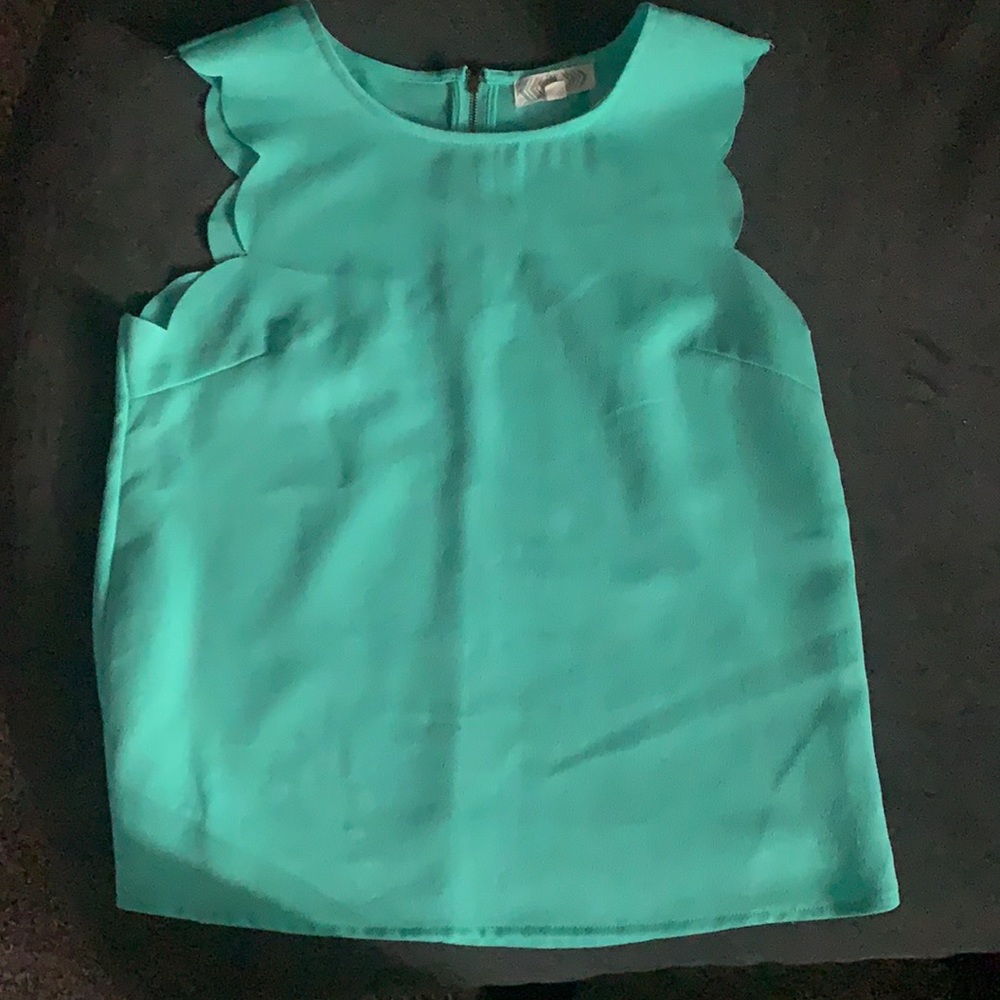 Scalloped sleeve dress tank
